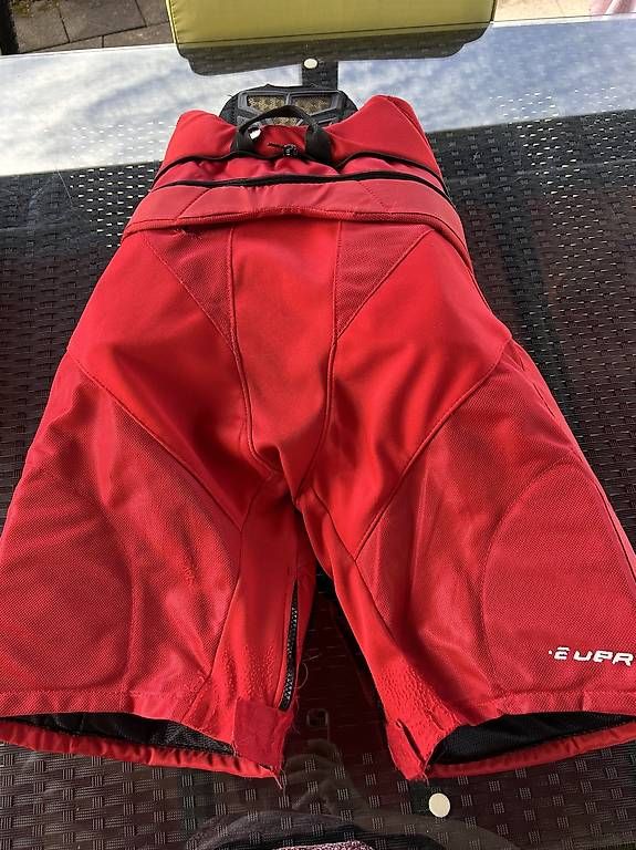 Pantaloni: Eishockeyhosen JR Large – Usato da Zäziwil venduto da Yvonne2532 2