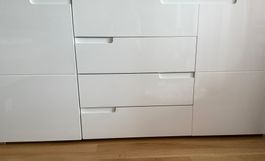 Weisses Sideboard/Kommode mit Schubladen, Top Zustand!