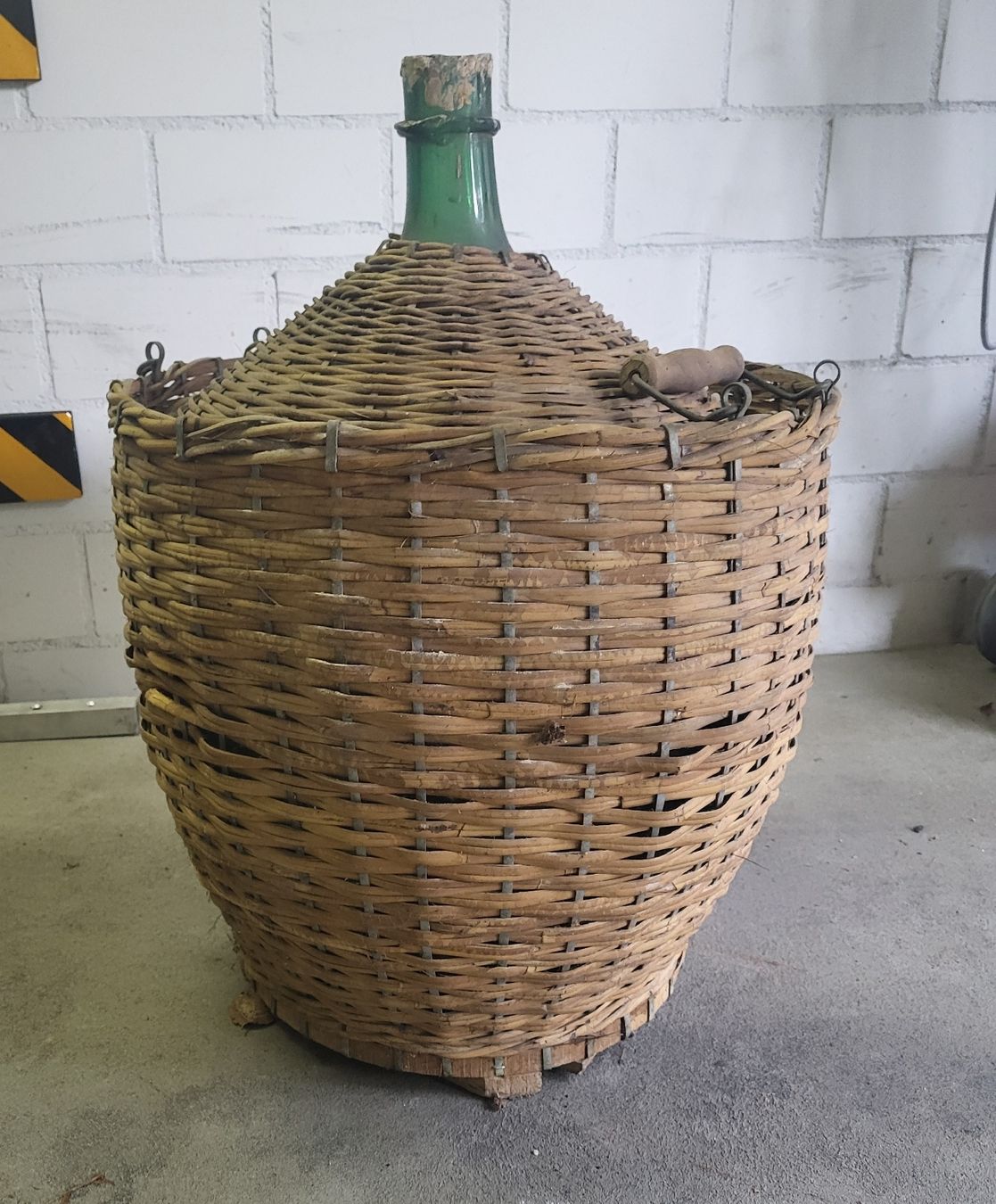 Zubehör: Ballonflasche Glasflasche mit Korbflechtung ca. 30L – Gebraucht aus Riniken von Melanie910