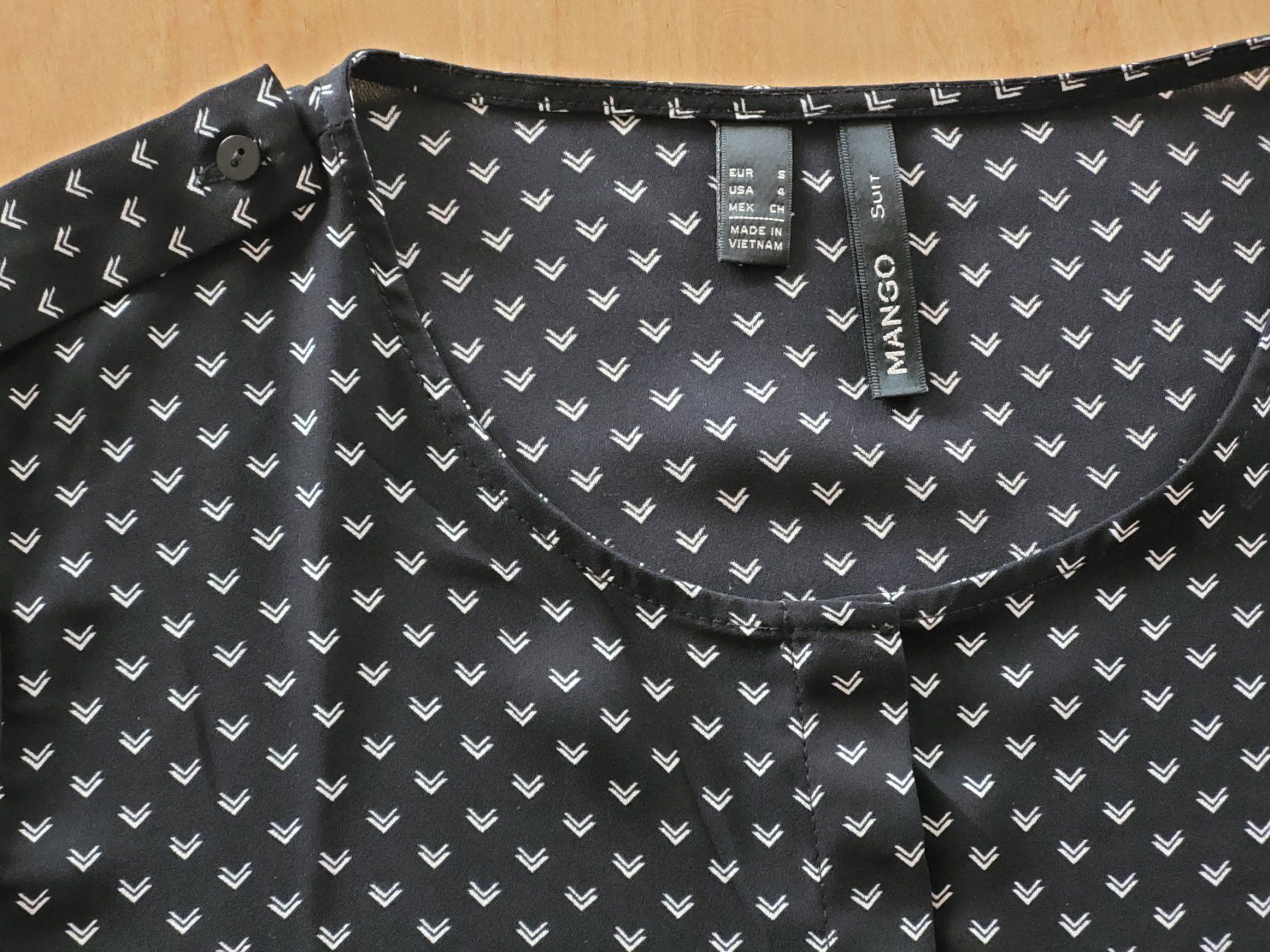 Mango Camicette: Bluse Mango Suit schwarz-weiss Grösse S – Usato da Wiesendangen venduto da samoalk 1