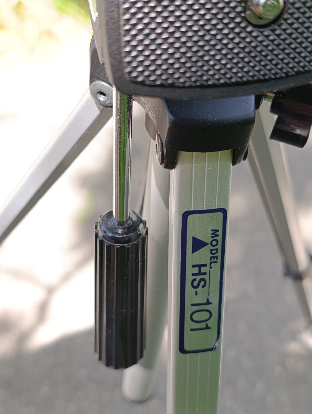 Treppiedi & Teste: Kompaktes Kamerastativ HS-101 mit Tasche – Nuovo (secondo la descrizione) da Zürich venduto da Brocki_ZurichZH 2