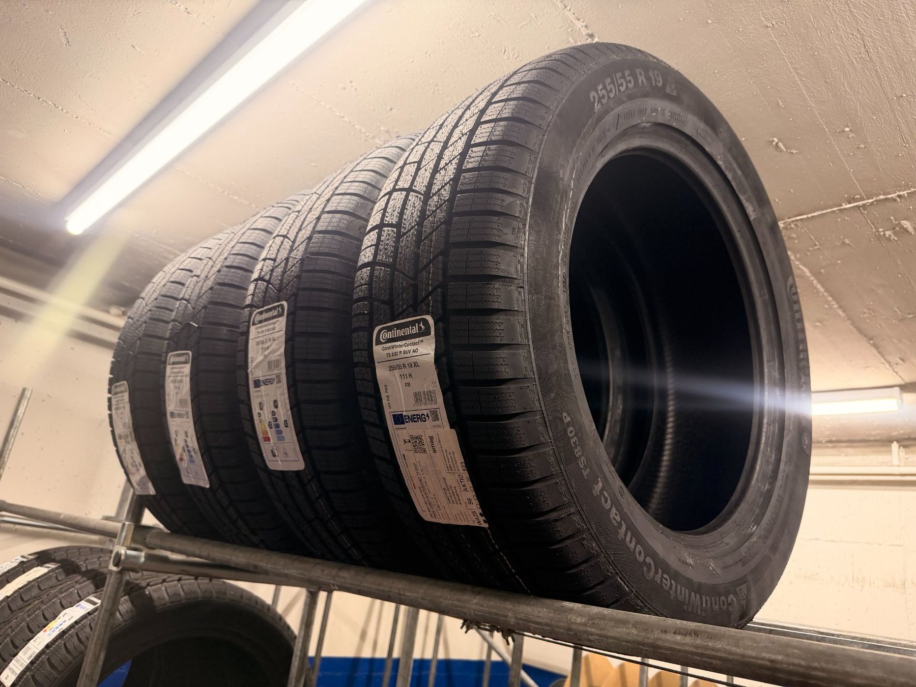 Continental Pneumatici & Ruote complete: Continental Reifen 255/55 R19 Winter – Nuovo (secondo la descrizione) da Heerbrugg venduto da amag-heerbrugg
