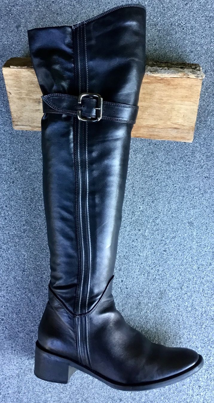 Scarpe da donna: Schlichte Overknee Stiefel aus Lederimitat, Gr. 37 – Usato da Regensdorf venduto da lotti8105