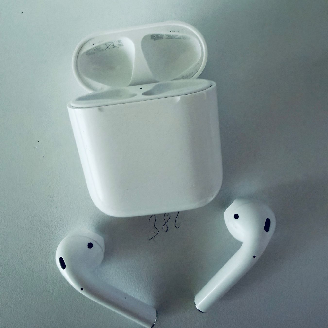Apple Cuffie: Original Apple AirPods 2 Gen. Wireless Kopfhörer & Case – Usato da Basel venduto da MY.AIRPODS.SHOP 1