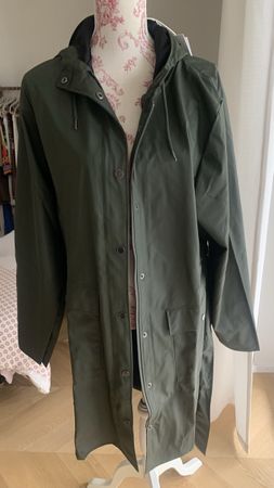 RAINS rain jacket XL (NEW)