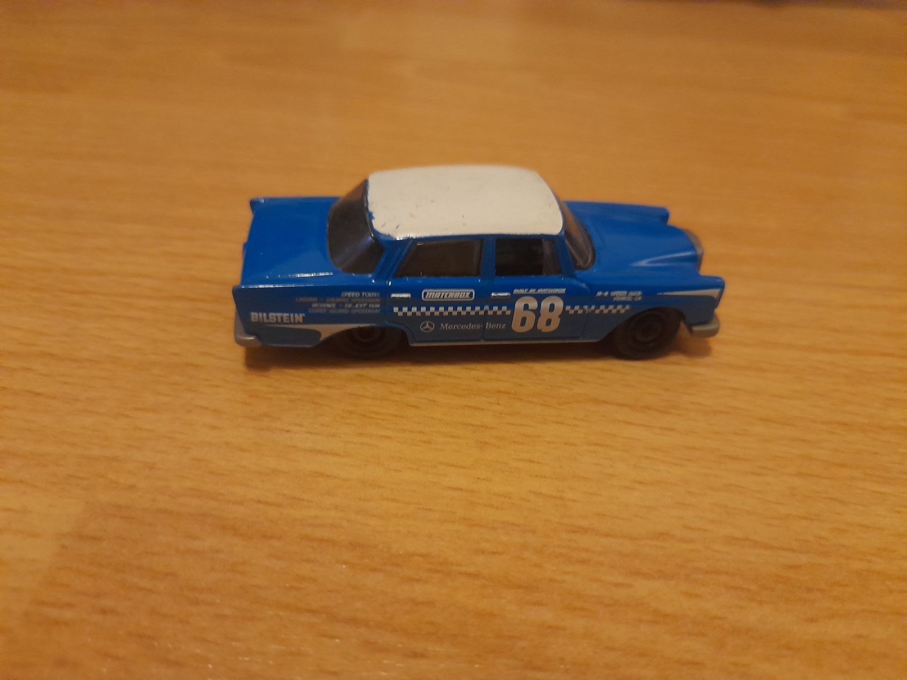 Matchbox Voitures modèles: Matchbox Mercedes Benz 220 SE – D'occasion à Lustmühle par chevi03 2