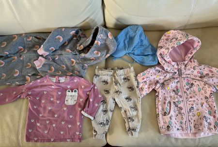 4 Babykleider & 1 Sonnenkäppli UV Schutz v. Next, Smile etc.
