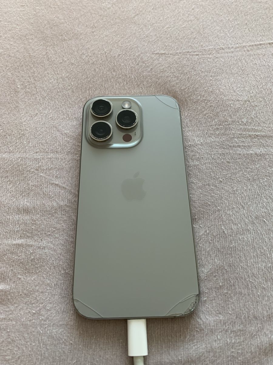 Apple Telefoni cellulari / Smartphones: Iphone 16 Pro 256gb Natural – Usato da Frauenfeld venduto da F.Uka 2