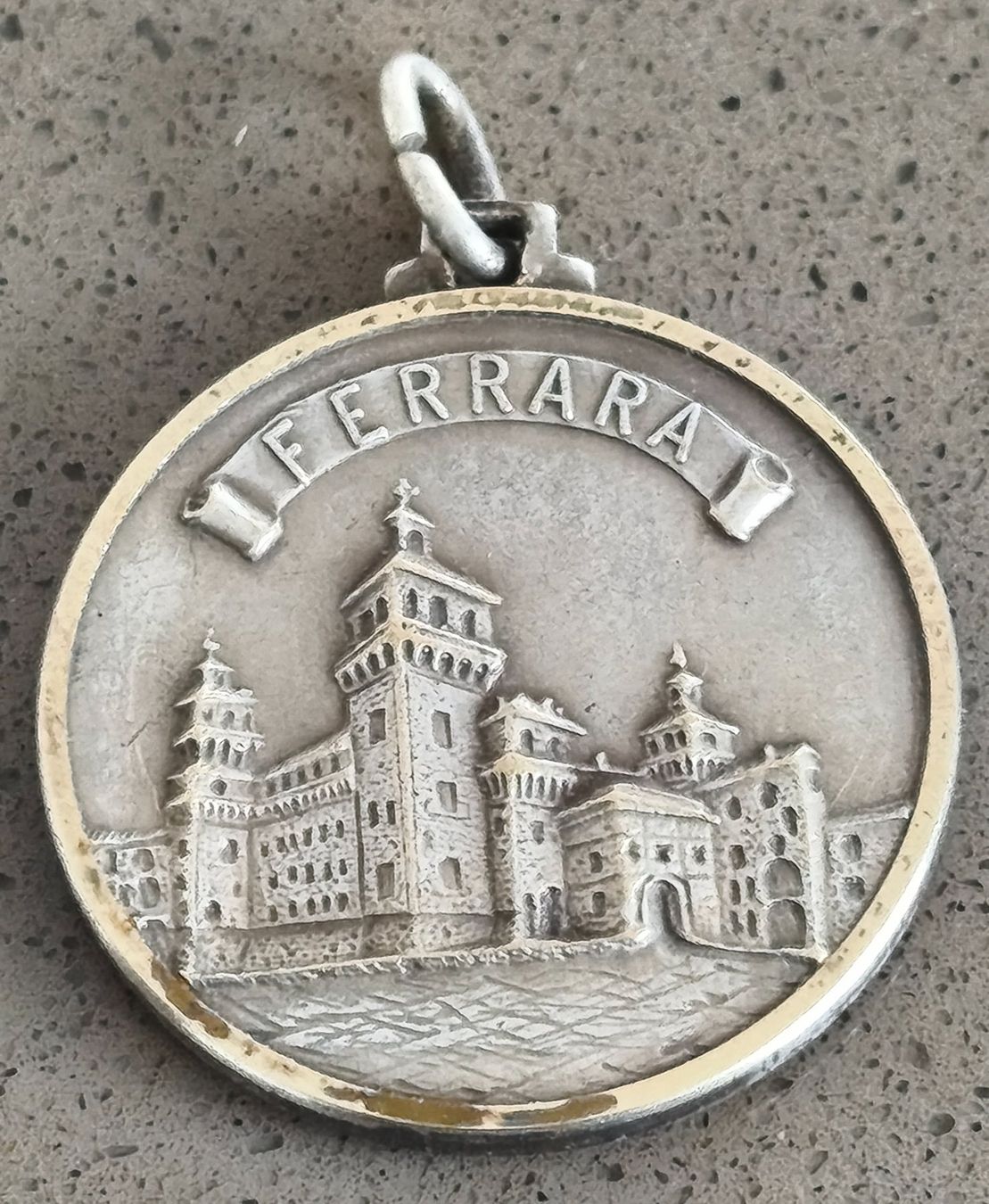 Medaglie: Anhänger "COMUNE DI FERRARA" mit Castello Estense – Usato da Zürich venduto da Tanteemma369 9