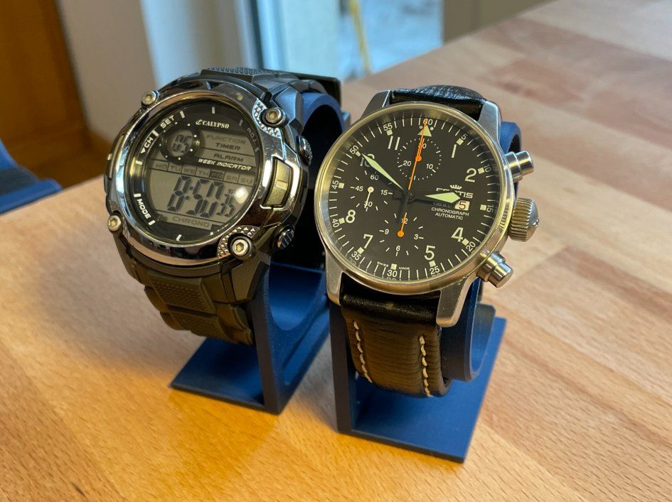 Altri accessori per orologi: ⌚ Uhrenständer – ClassicHold Linie – Nuovo e nell'imballaggio originale da Flawil venduto da Click.Shop 2