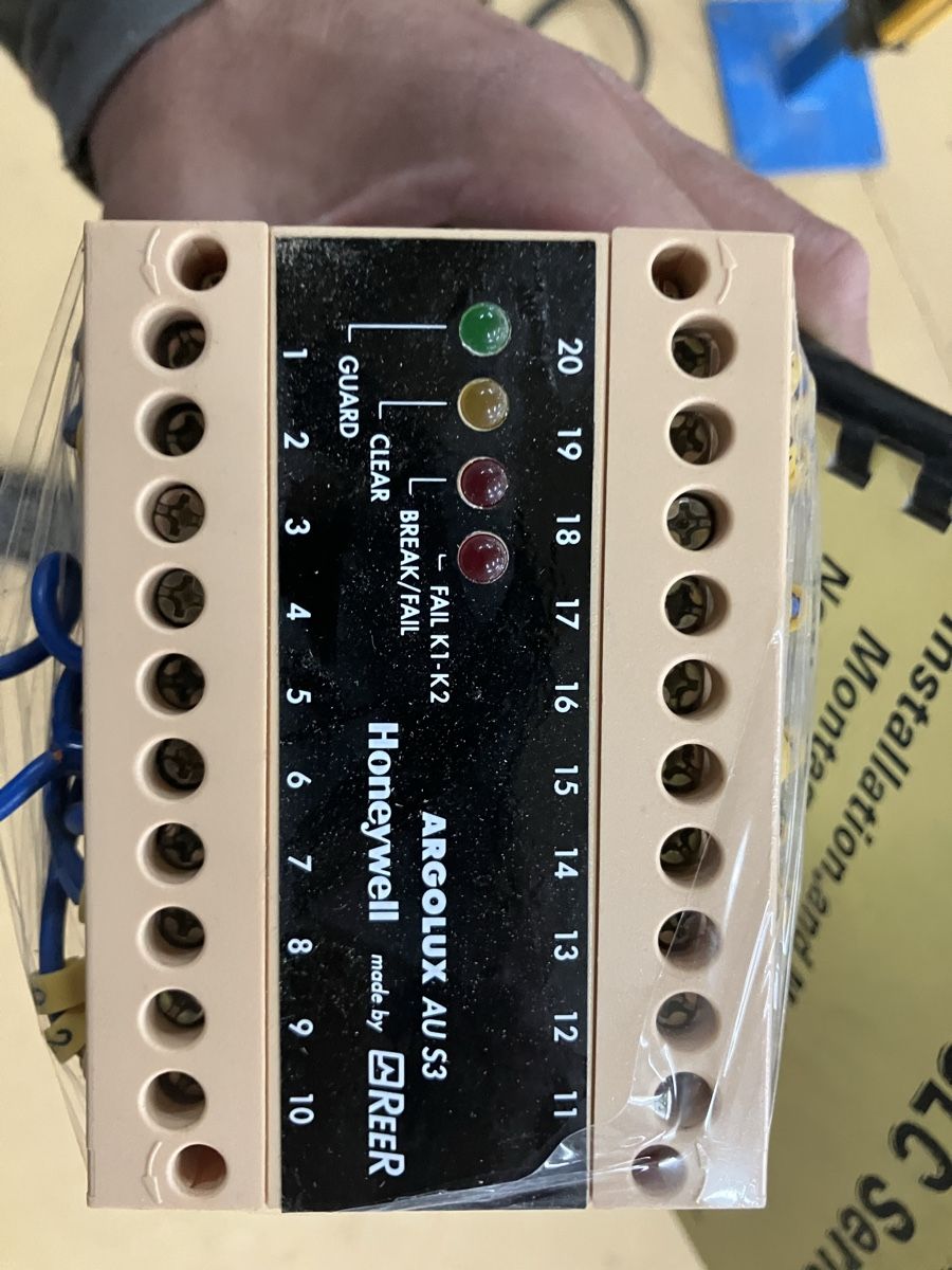 Componenti elettronici: Sicherheitsschranke von CNC Lichtschranke  – Usato da Bremgarten AG venduto da Parmesan01 1