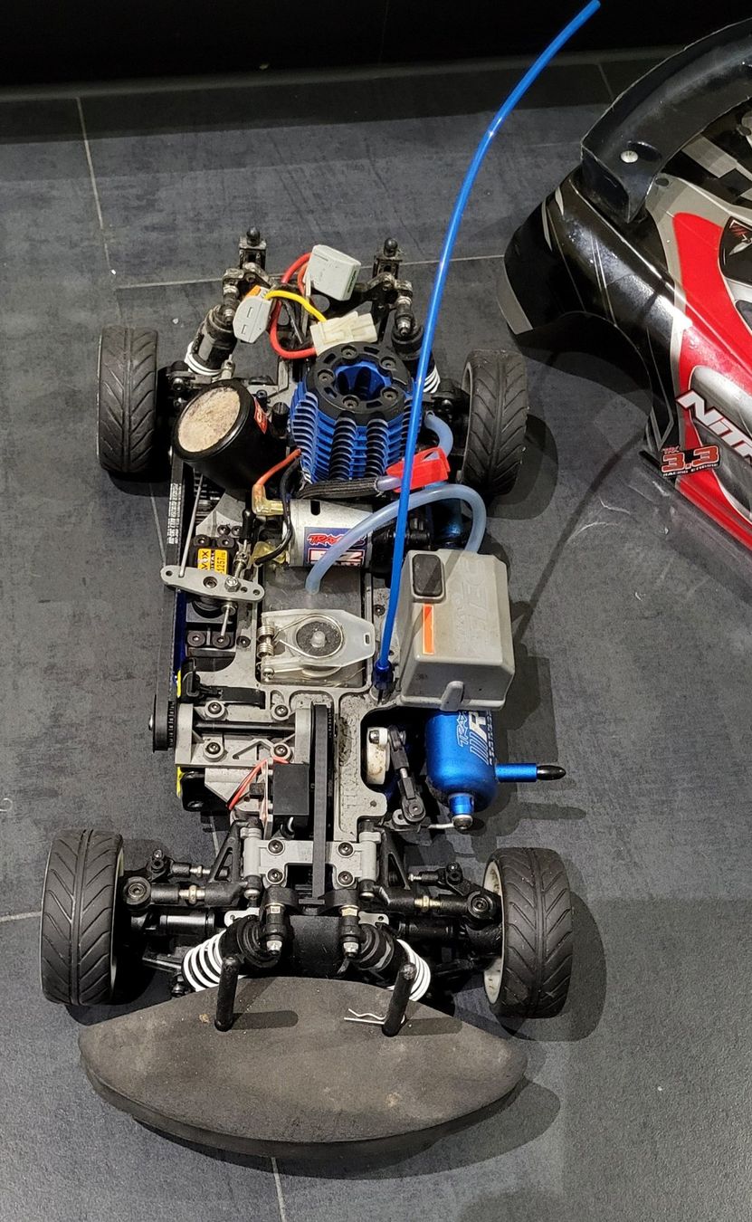 Traxxas Modellismo RC: TRAXXAS NITRO 4-TEC 3.3 mega schnele auto – Usato da islikon venduto da mir_8cbw 2