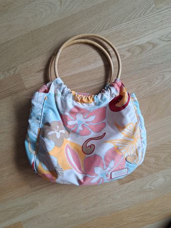 Protest Tasche mit Blumenmuster