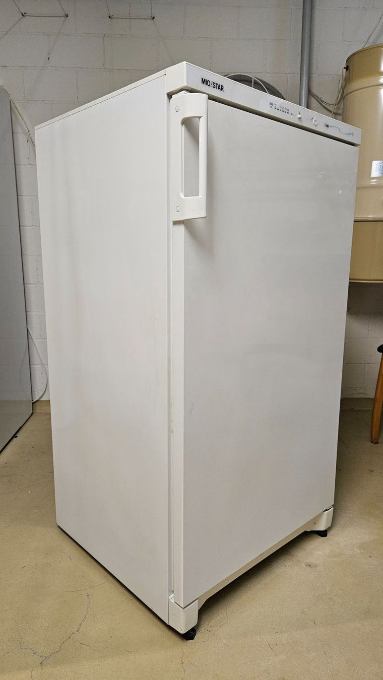 Mio Star Congelatori: Tiefgefrierschrank, MioStar, 161 Liter – Usato da Bözberg venduto da Banff1 2