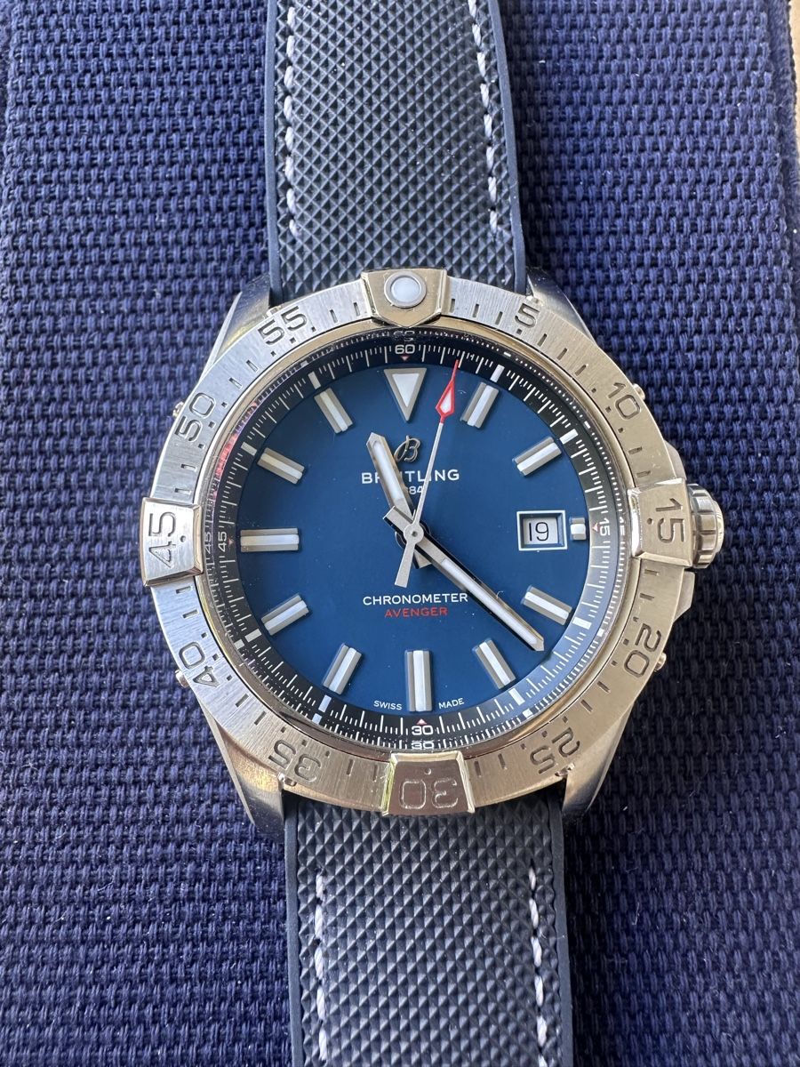 Breitling Orologi: Breitling Avenger 42mm Full Set – Nuovo (secondo la descrizione) da Cointrin venduto da Calibre1755