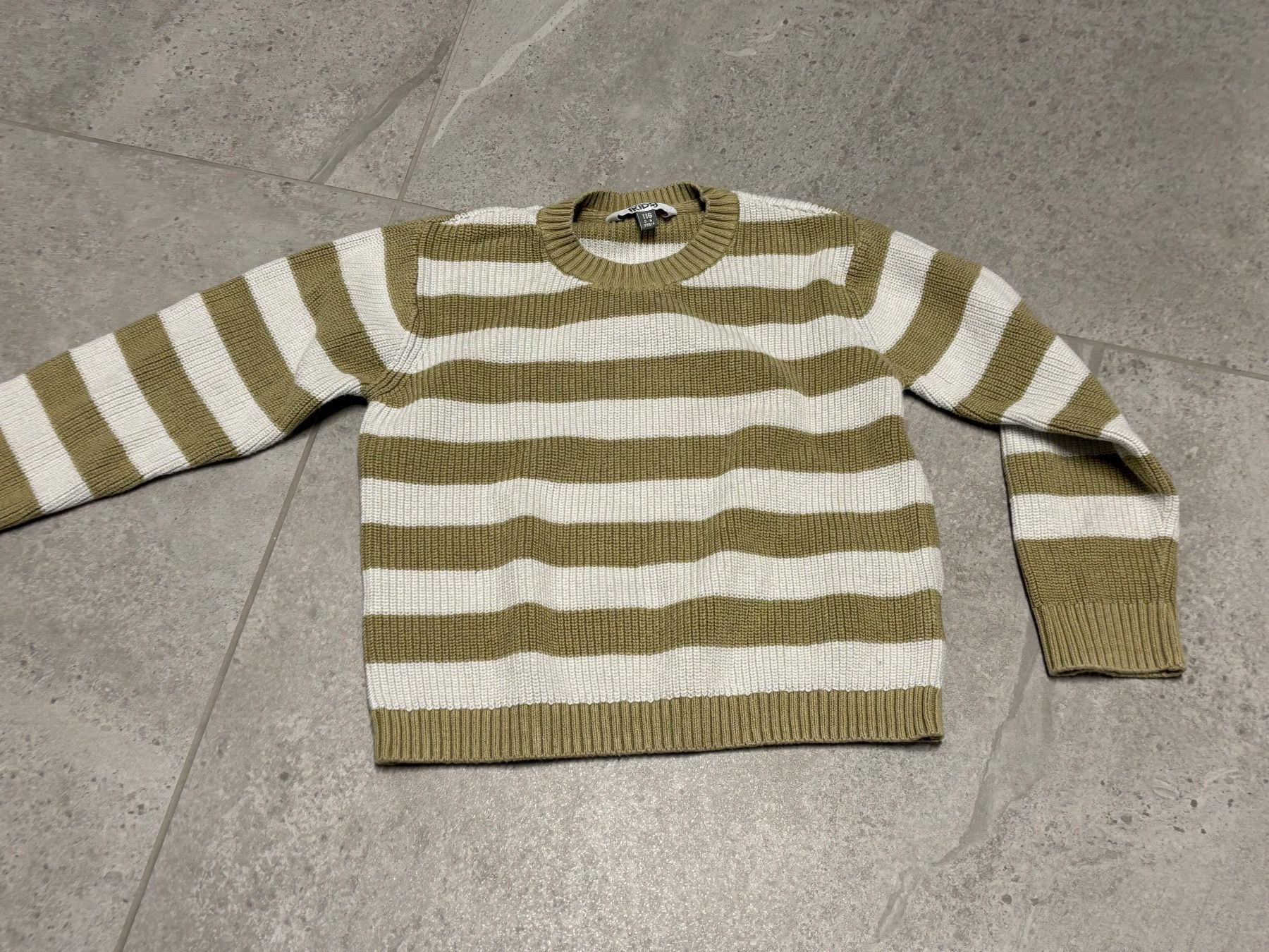 Maglioni & Felpe: Pull 116 – Usato da Salvenach venduto da gwenwywar