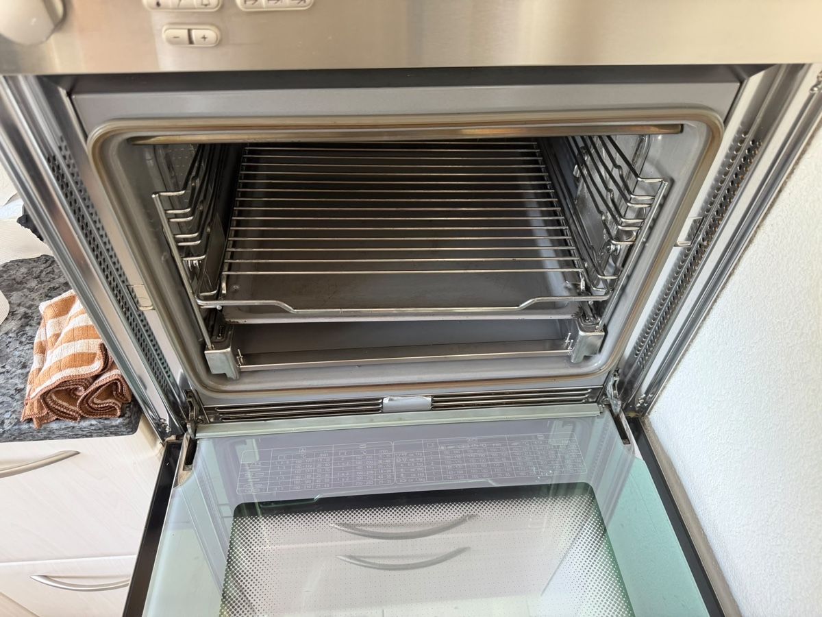 Miele Fours: Miele Backofen 230V – D'occasion à Buchs AG par twinturbo2 2