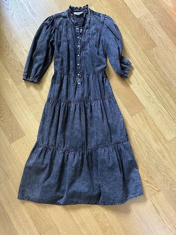 Ba&Sh Robes: Robe Ba&sh – D'occasion à Pully par tarra26 1