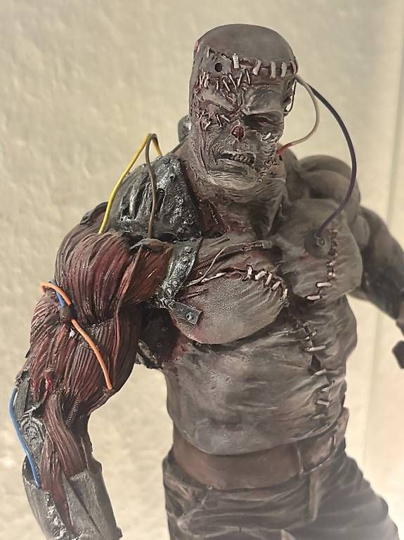 Statuette: Frankenstein 1:6 scale Statue – Usato da Zürich venduto da samg00dy 1