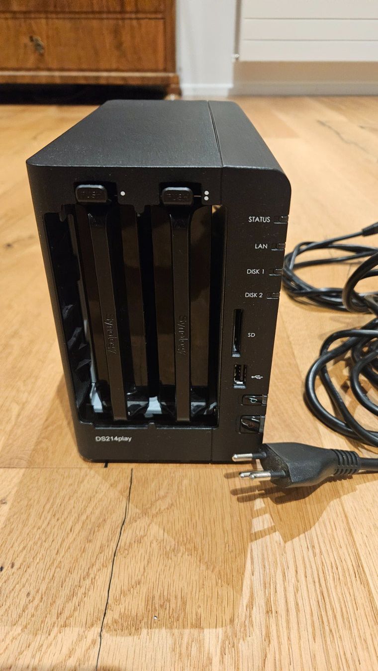 Synology Server: Synology DS 214 Play NAS Server - Gut erhalten – Usato da Oberrohrdorf venduto da Mex01
