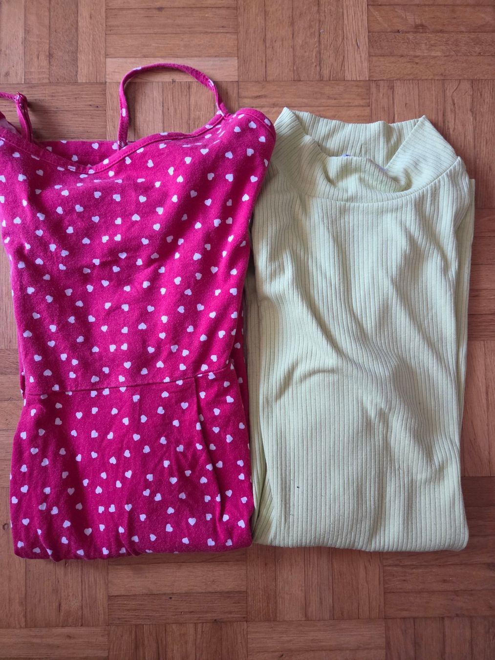 Lotti & Set di vestiti: Kleid und Sweatshirt Gr. M – Usato da Basel venduto da grandfamily