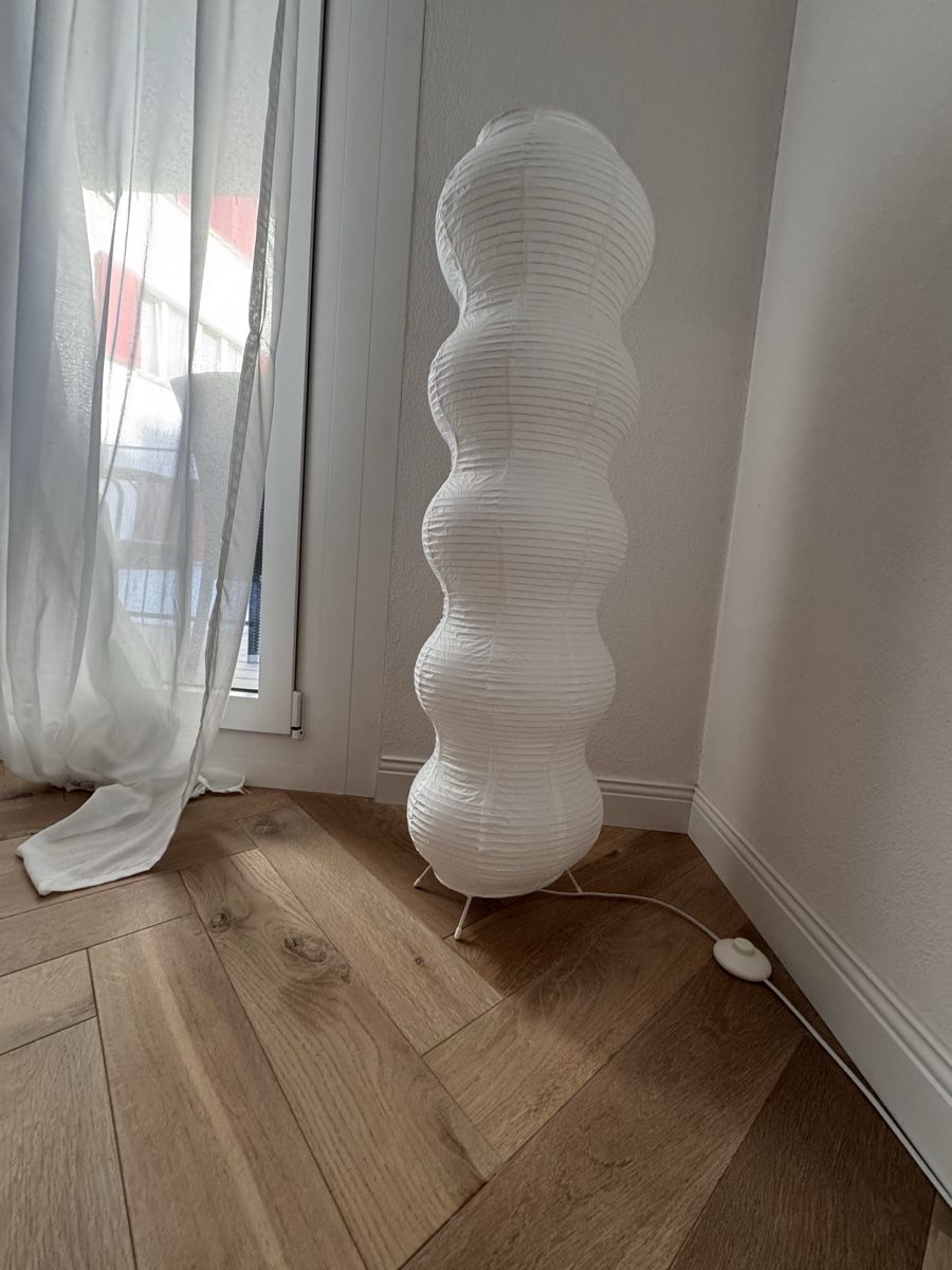H&M Lampade: Stehlampe Papier weiss Lampe – Usato da Luzern venduto da maarteii 1