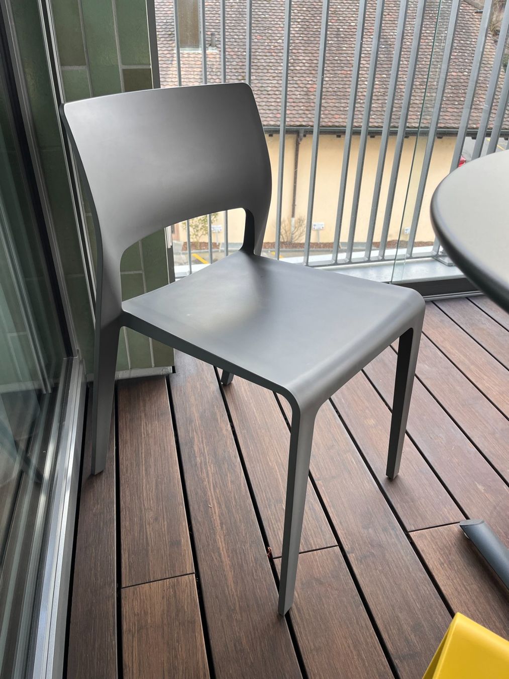 Arper Stühle: Designer Gartenstühle Arper Juno, stapelbar, 4 Stk. – Gebraucht aus Wohlen AG von kissne4 3