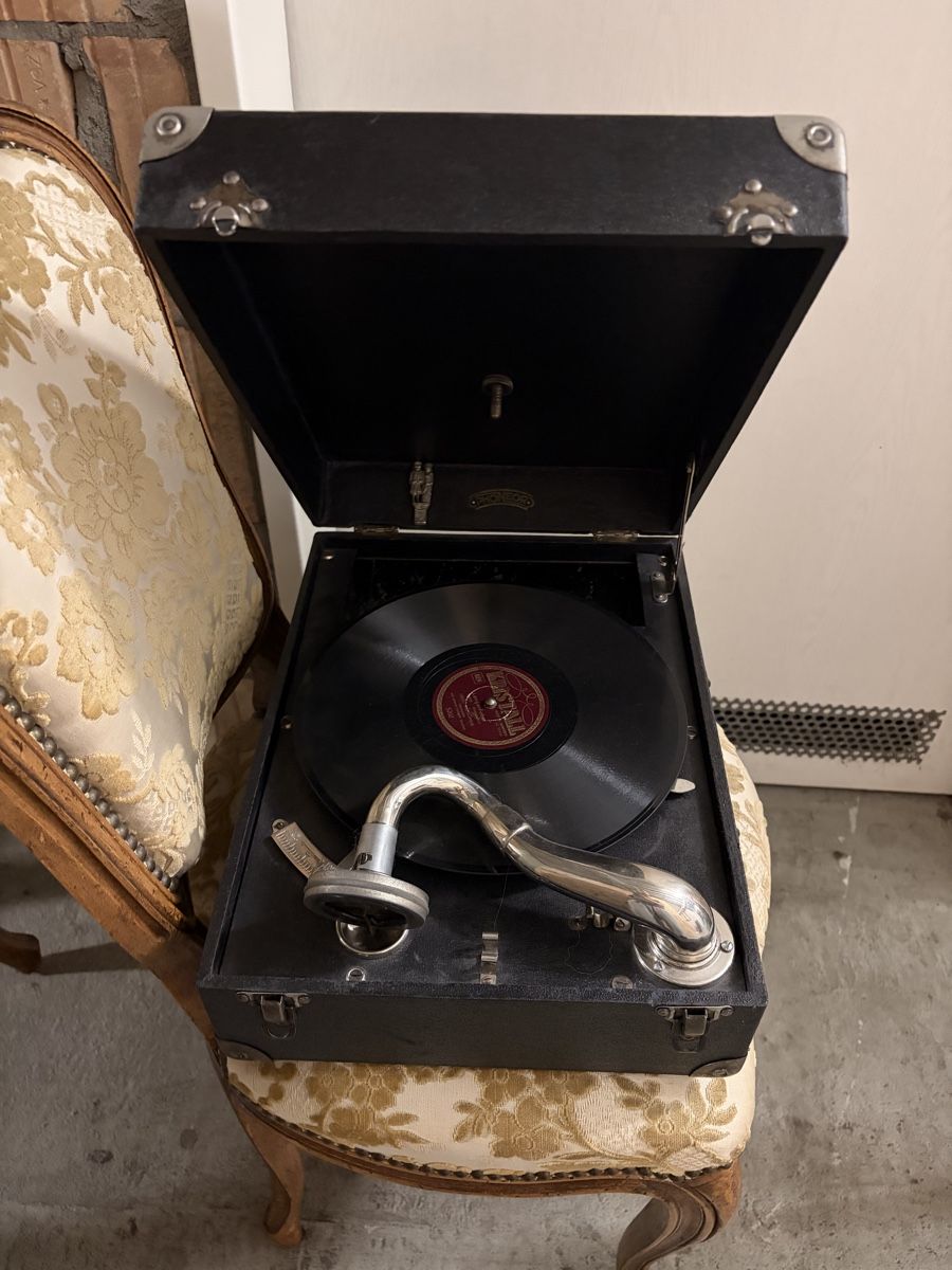 Plattenspieler: Portables Grammophon – Gebraucht aus Winterthur von emi_cgg7 1