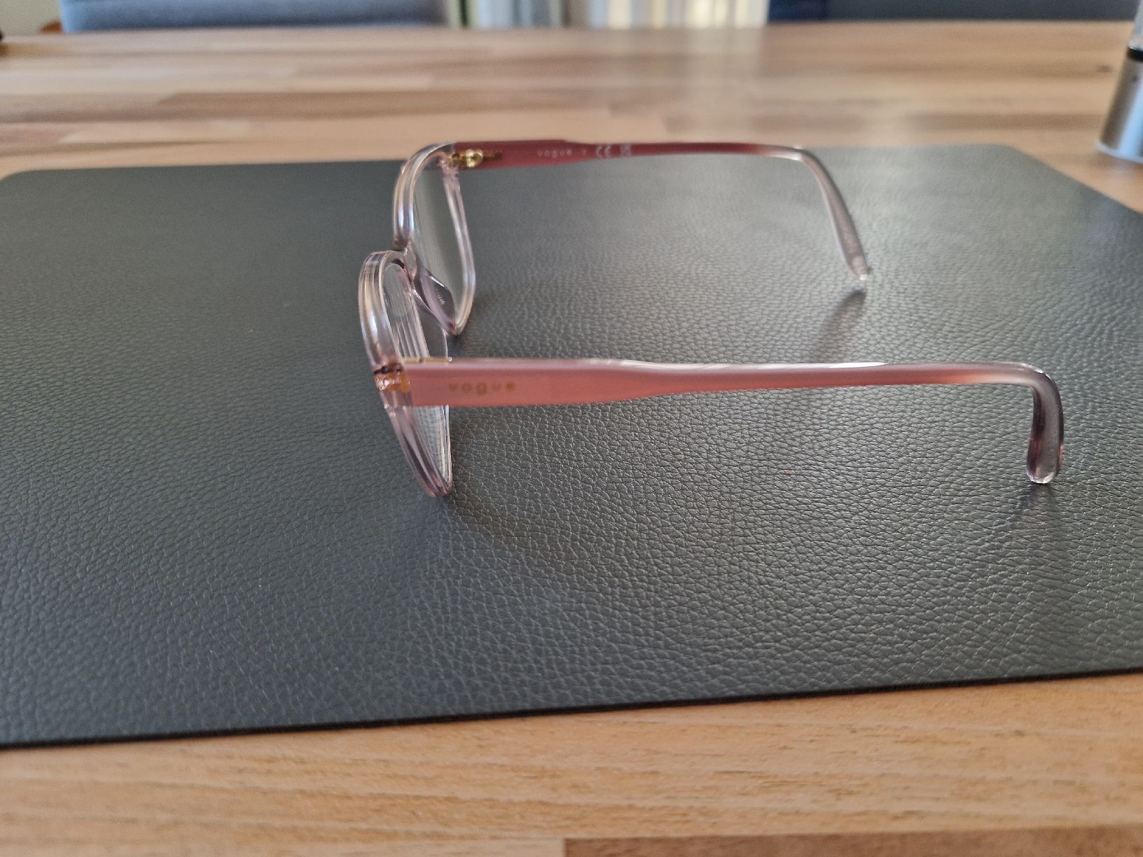 Vogue Brillen & Gläser: Brille Vogue mit Korrektur – Gebraucht aus Lyss von katelisa 3