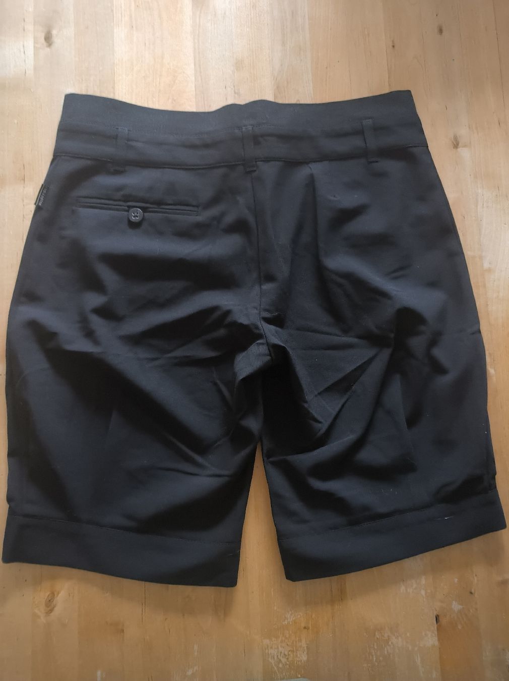 Pantaloni: Cop. Copine Bermuda noir T 38 – Usato da Attalens venduto da frakimir 2