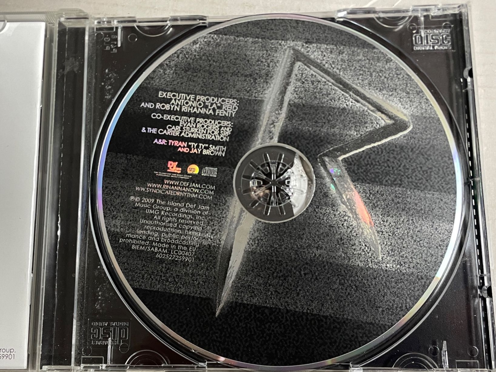 CD: Rihanna – Usato da Muri b. Bern venduto da AdidasCollector 3
