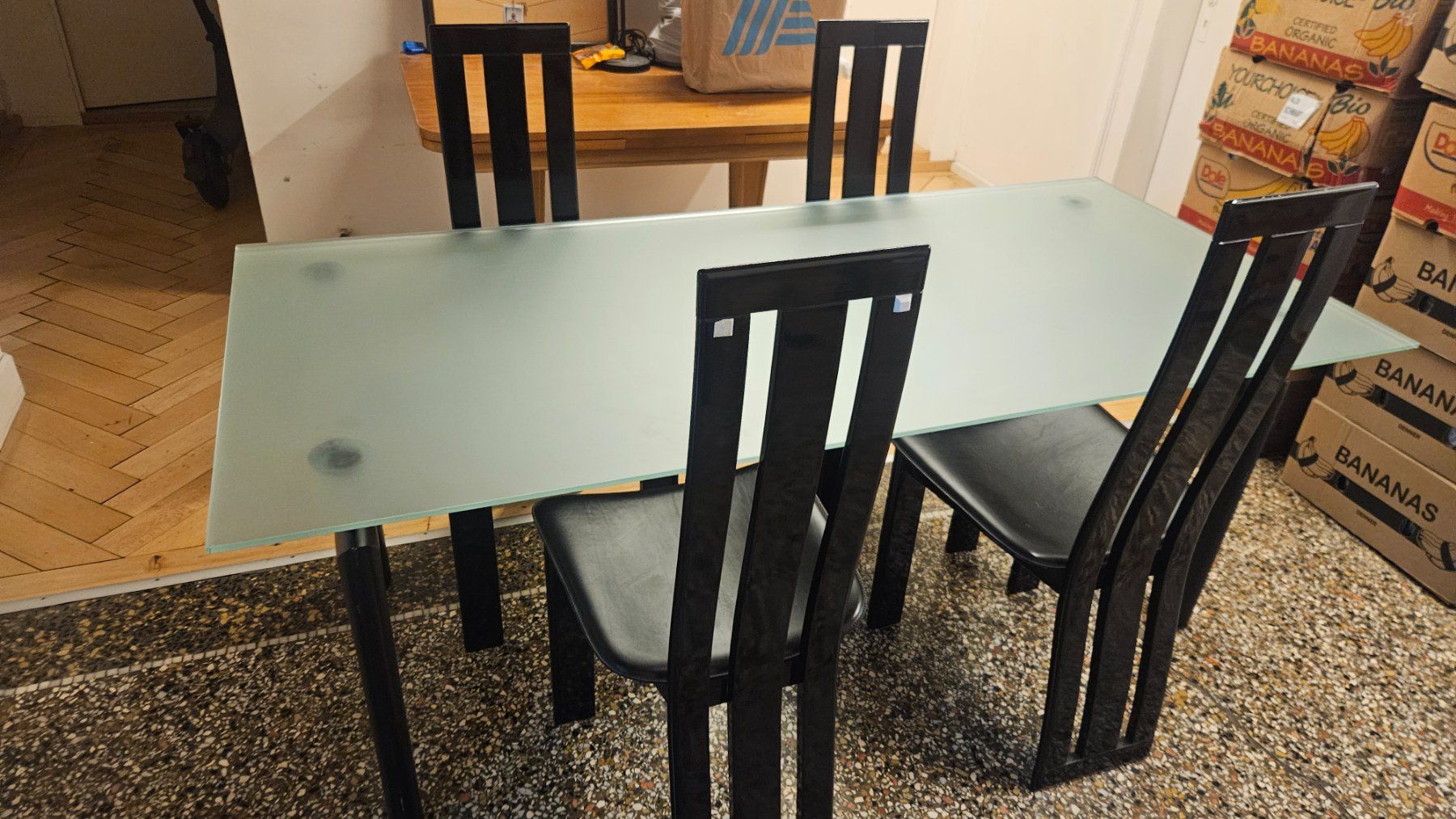 Tavoli: Glastisch mit Stühlen – Usato da Chur venduto da Risotto99 1