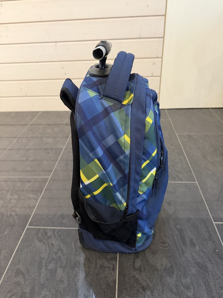 Borse & Zaini: Walker Schulrucksack Trolley / Rollrucksack Blau Gelb – Usato da Oftringen venduto da deki-78 1