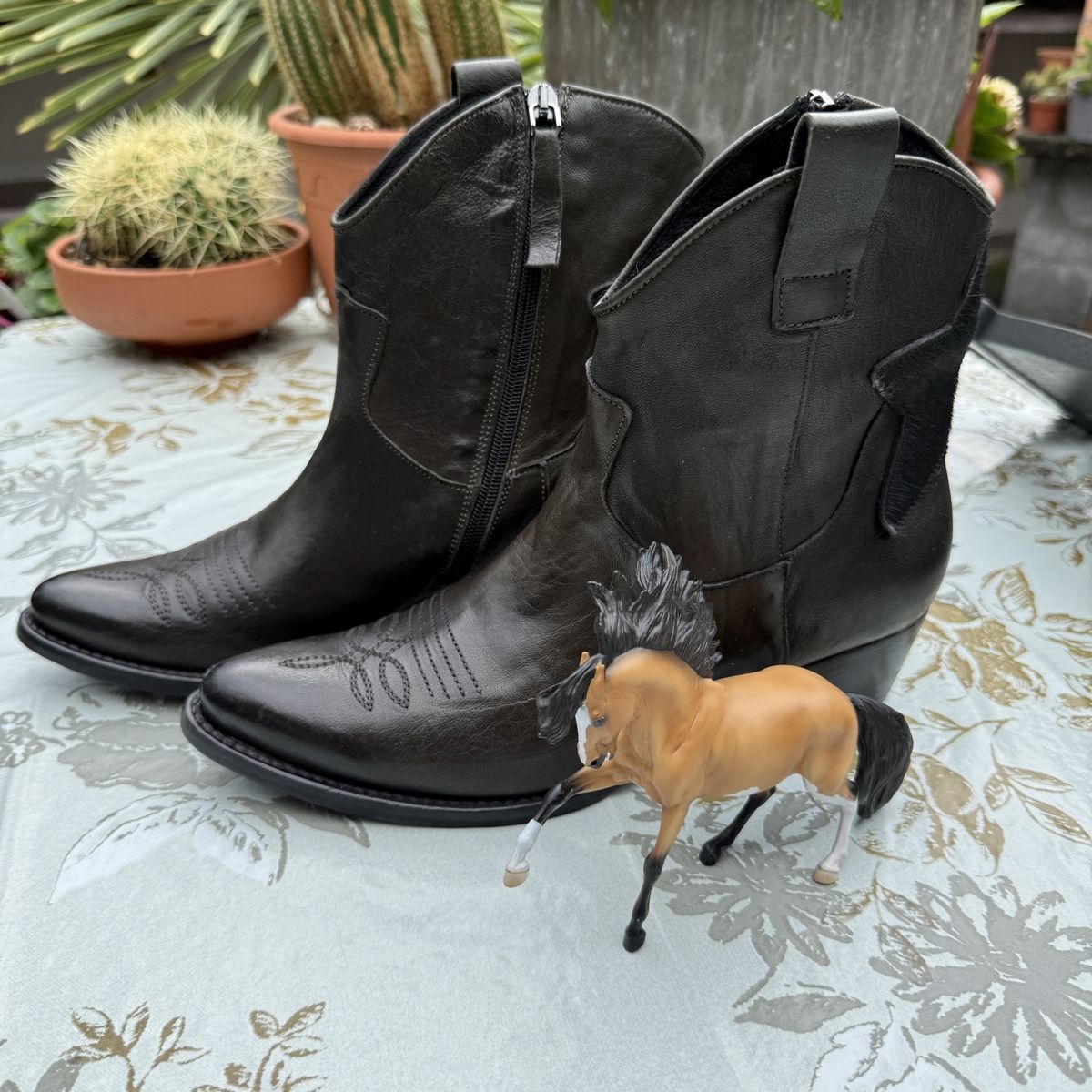 Damenschuhe: History Western Leder 40 – Neu und originalverpackt aus Chur von Reginn 1