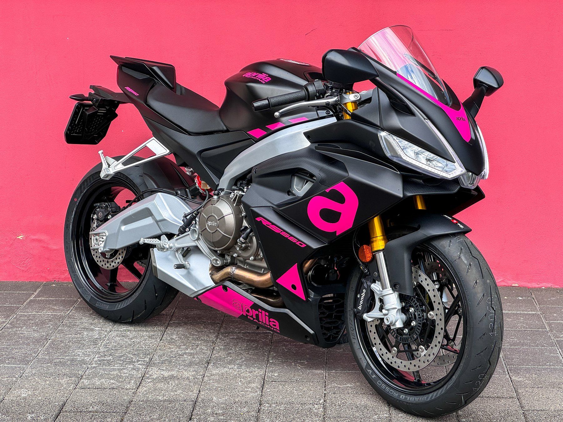 Sticker: Aprilia RS660 Sticker Kit - PINK – Nuovo e nell'imballaggio originale da Meggen venduto da leupimoto