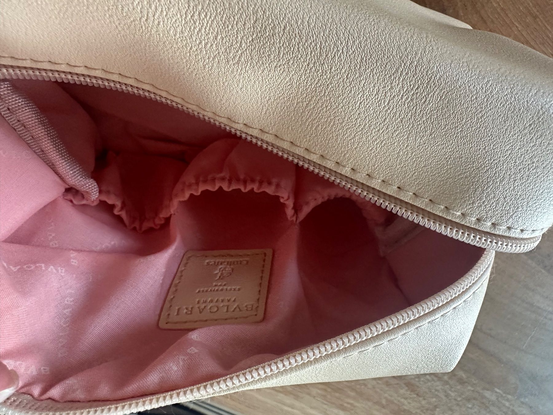 Custodie per cosmetici: Bulgari Schminktasche – Nuovo (secondo la descrizione) da Zürich venduto da sommer121 1