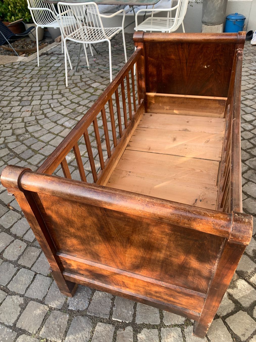 Letti: Lit bébé ancien en noyer – Usato da Jongny venduto da mel_56b9 7