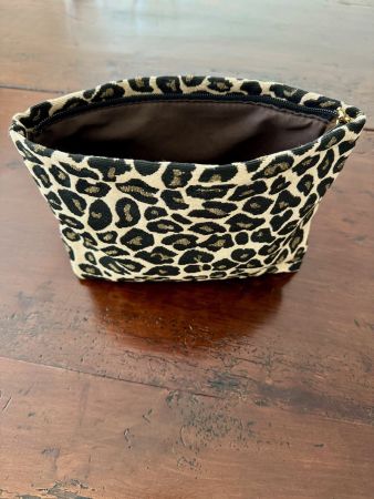 Kosmetiktäschchen mit Leopardenmuster