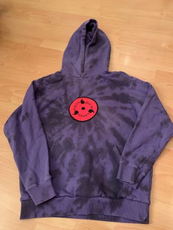 Joli hoodie Bershka Naruto taille xs