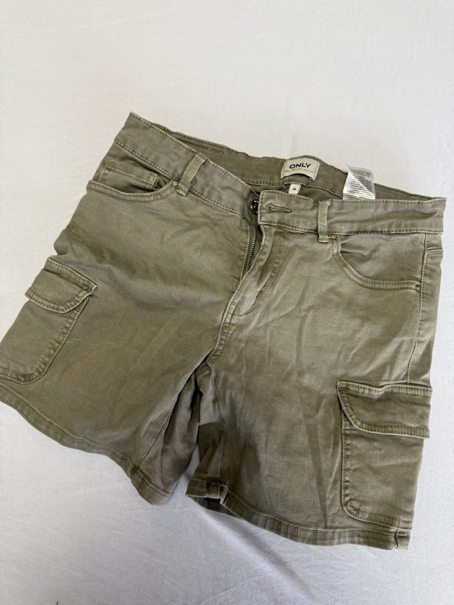 Only Pantaloni: ONLY CARGO SHORTS GR. 36 – Nuovo (secondo la descrizione) da Winterthur venduto da fij_f65r 1