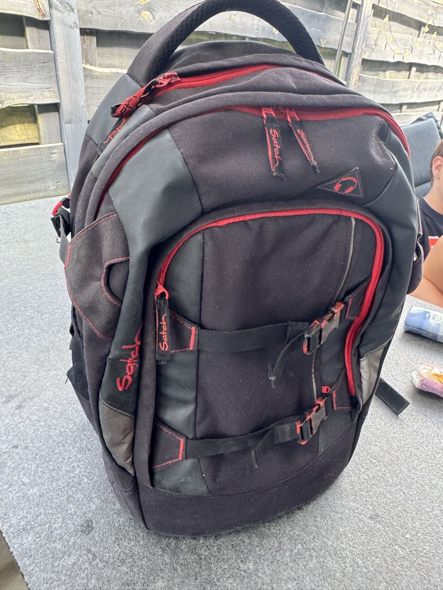 Satch Zaini: Satch Rucksack schwarz rot  – Usato da Hägendorf venduto da laumatt