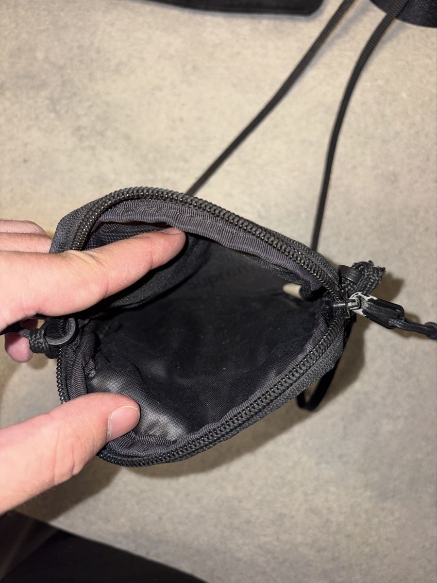Supreme Sacs: Supreme Umhängetasche – D'occasion à Sursee par cheffe05 4