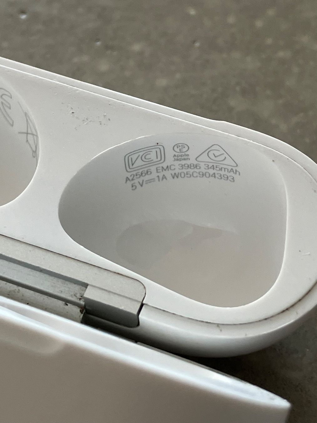 Apple Kopfhörer: Apple AirPods 3 Case – Gebraucht aus Lausanne von mr.v 4