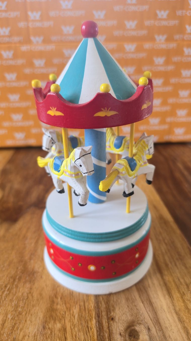 Jouets: Musikkarusel – D'occasion à Hinwil par Wo-ma14