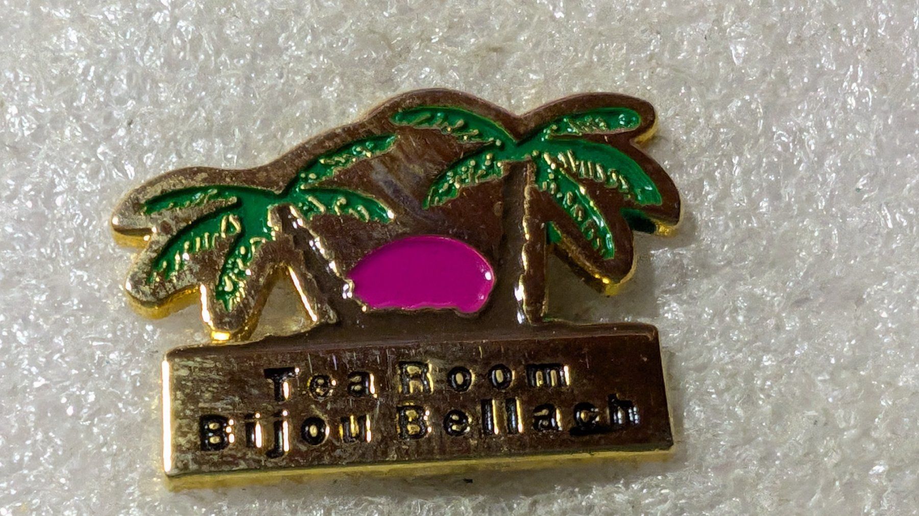 Placchette & Badge: Ansteckpin 169: Tea Room Bijou Bellach – Usato da Oppligen venduto da Pin-Fall-Shop