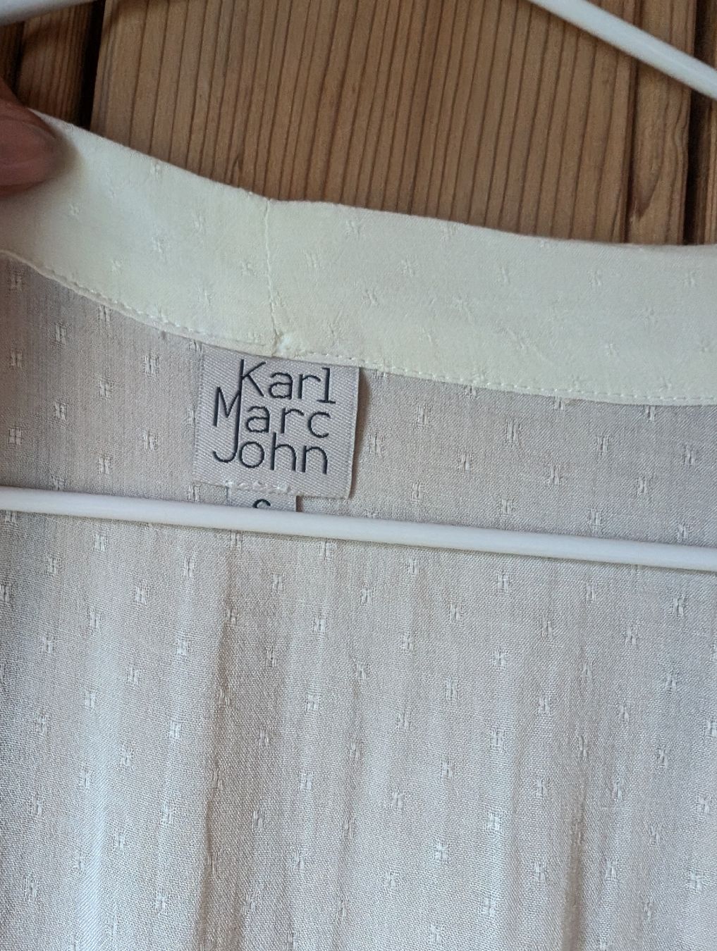 Robes: Robe beige écru Karl Marc John taille S – Neuf (Voir description) à Château-d'Oex par coraynaud96 2