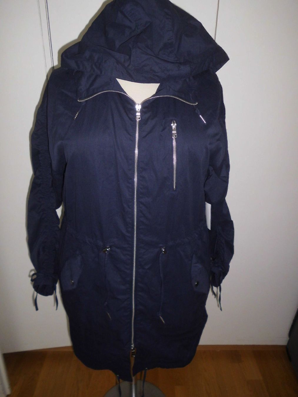 Jacken: Parka bleu marine T. 40 – Neu (gemäss Beschreibung) aus Marin-Epagnier von Madja 1