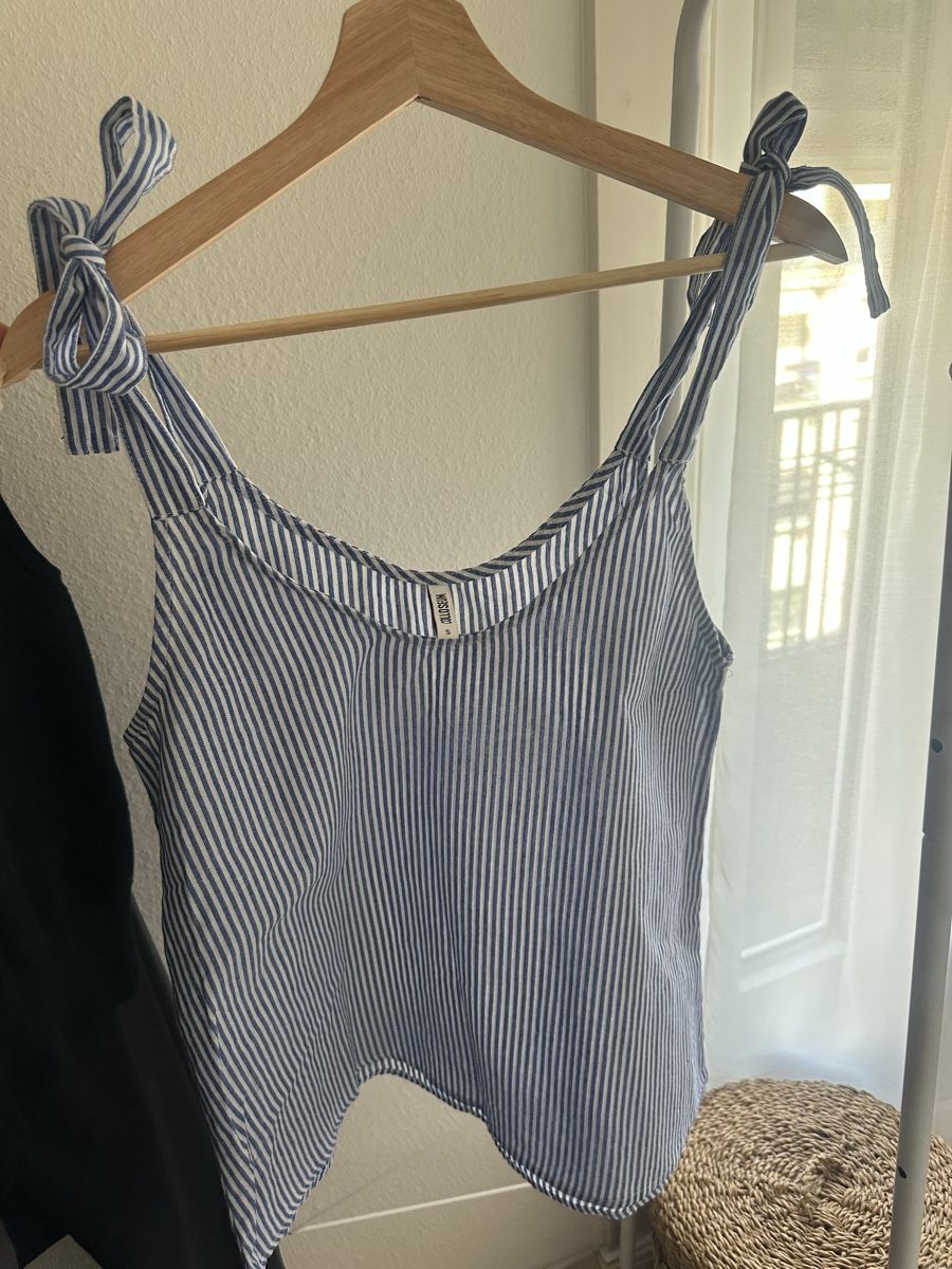 H&M Tops: Haut bleu/blanc - taille S - H&M – Neu (gemäss Beschreibung) aus Lausanne von ver_cyj8