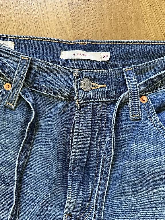 Levi's Jeans: Lévis xl straight 26 – Usato da Pully venduto da tarra26 1
