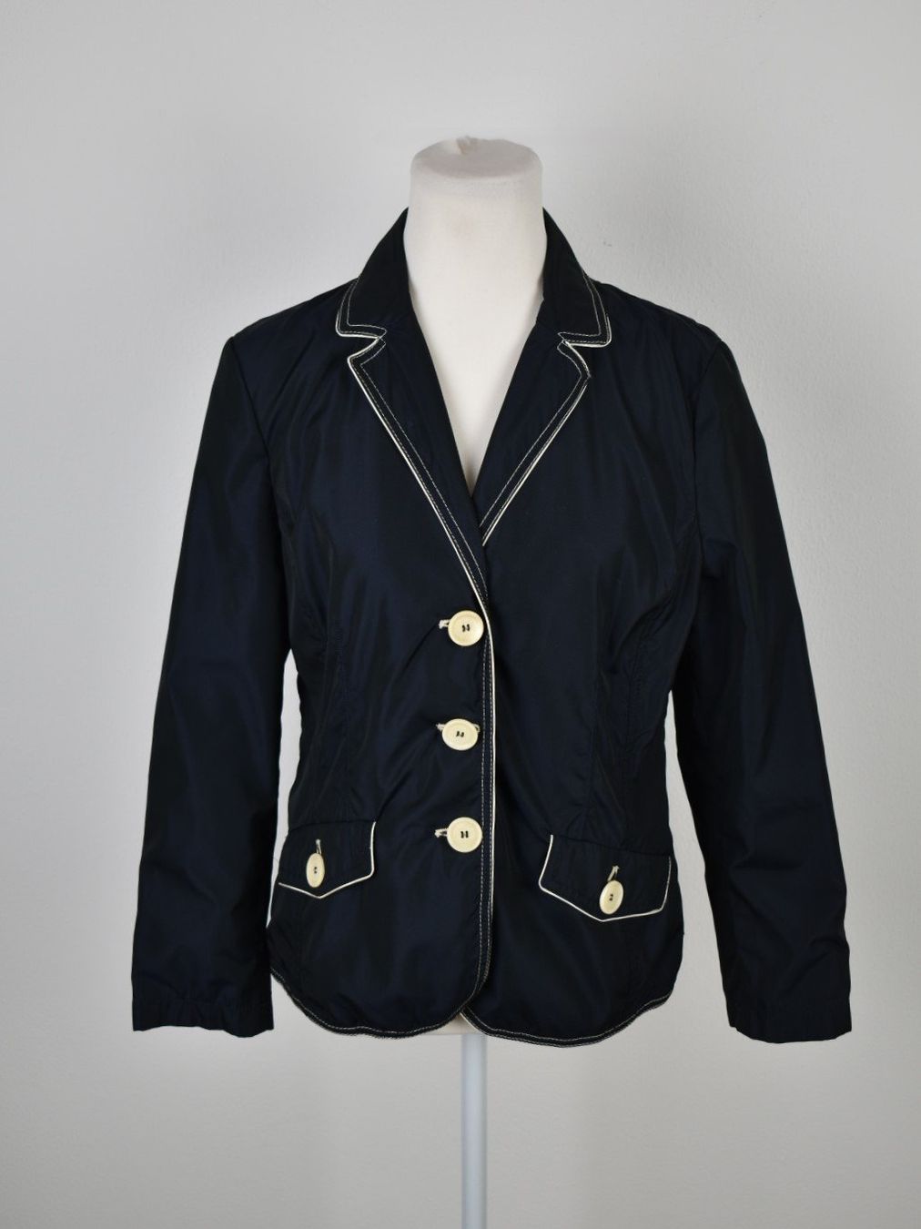 Moncler Giacche: Leichte Moncler Jacke Gr.2 (38) – Usato da Nürensdorf venduto da 2ND_STORY